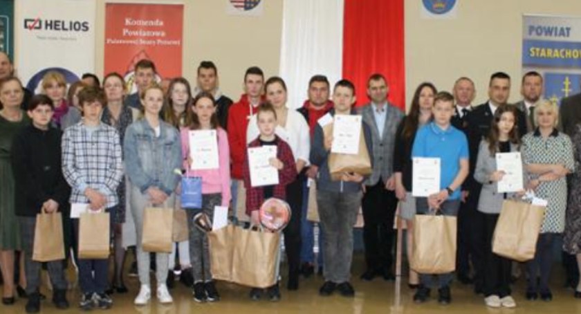 Powiatowe eliminacje turnieju wiedzy pożarniczej rozstrzygnięte. Znamy nazwiska triumfatorów
