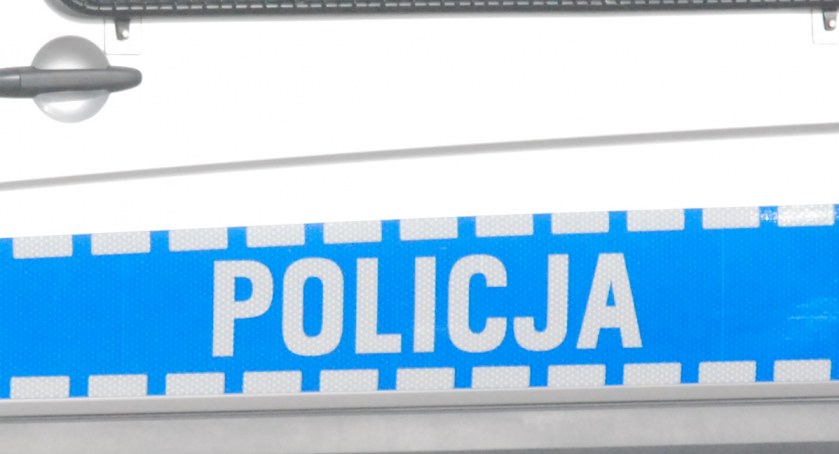 Kolizja w Starachowicach. Młoda kobieta nie posiadała uprawnień do kierowania pojazdami