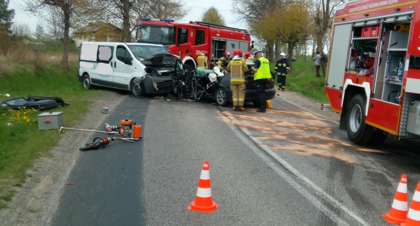 Echa zderzenia dwóch pojazdów w Wólce Milanowskiej. Materiały trafią do Sądu Rejonowego