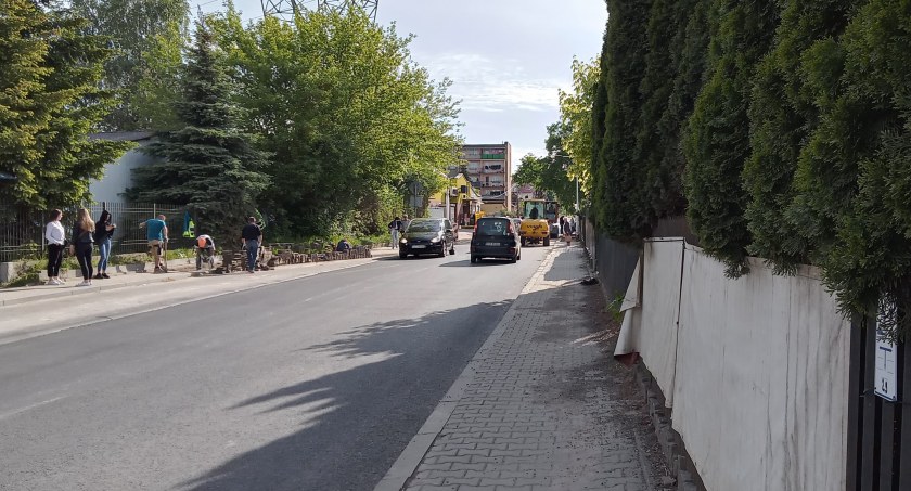 Czytelnicy z Majówki interweniują. Aż dziw, że do tej pory nikomu nic się nie stało...