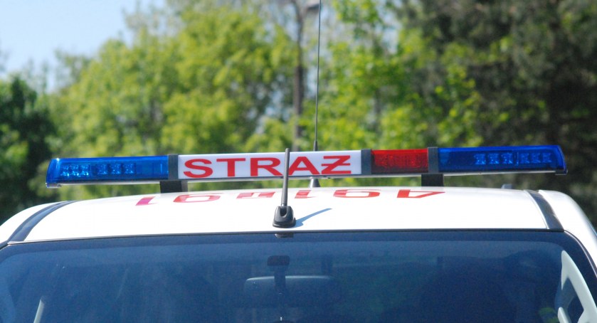 Elektryczna skrzynka w ogniu. Pożar w Wąchocku