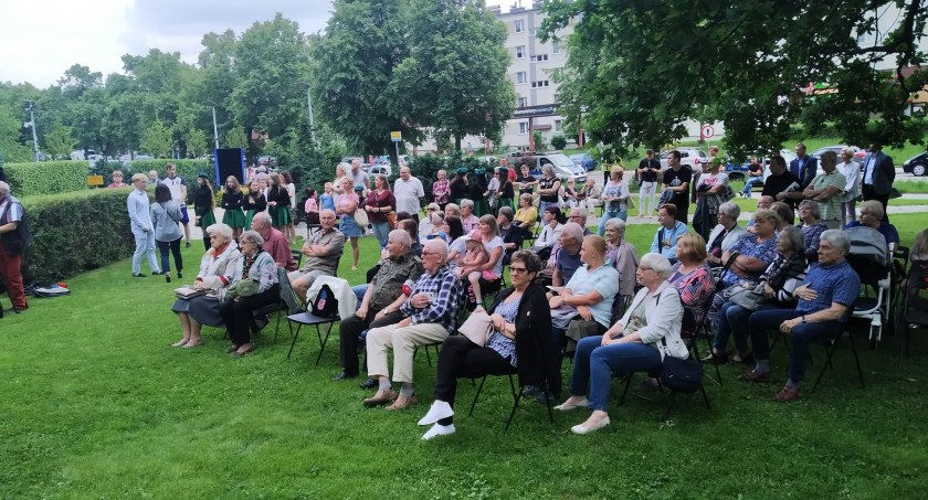 Na skwerze Halnego w Starachowicach śpiewano partyzanckie pieśni