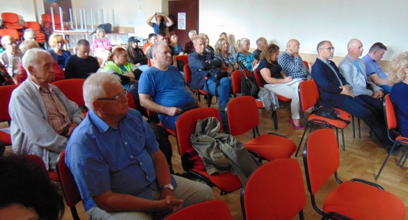 302 zł od osoby za bezpłatne autobusy