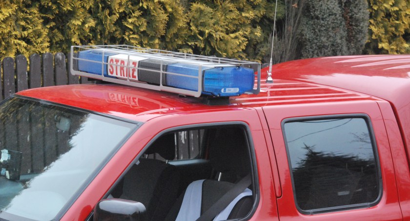 Strażacka akcja na ul. Konstytucji 3 Maja w Starachowicach. Poszkodowaną 76-latka