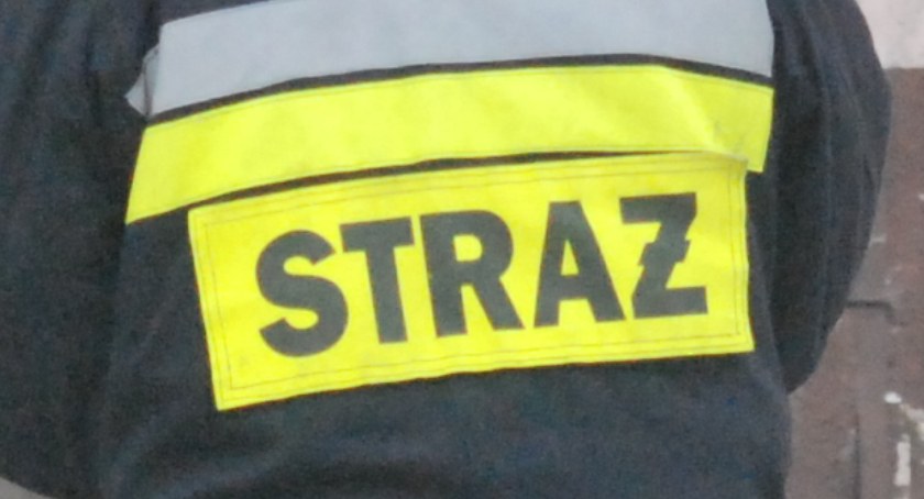 Awaria w Stawie Kunowskim. Na miejscu starachowiccy strażacy