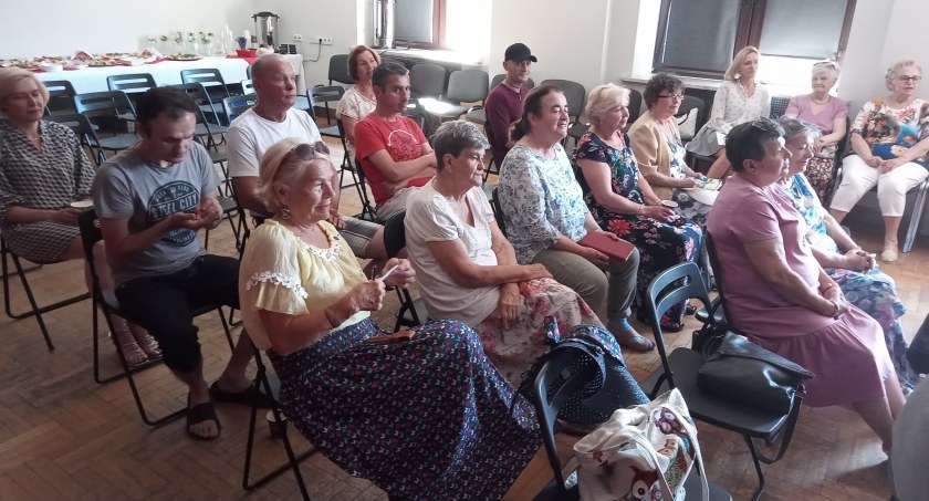 Seniorzy i bezdomni razem w Starachowicach
