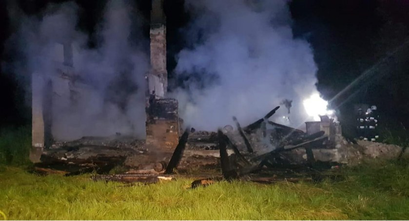 Pożar na terenie gminy Bodzentyn. Policjantom uda się namierzyć podpalacza?
