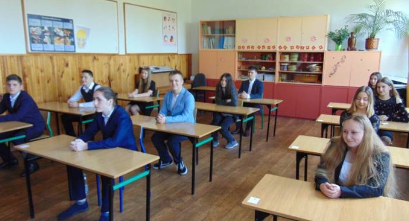 Znamy szczegółowe wyniki egzaminu ósmych klas w szkołach powiatu starachowickiego!