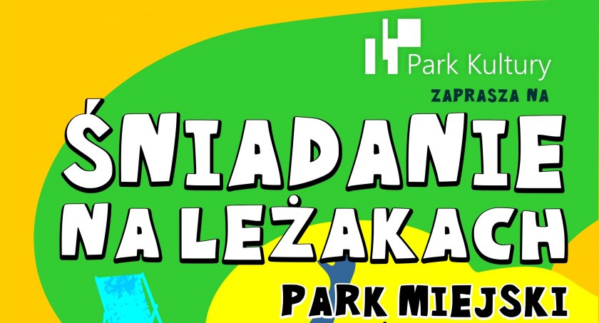 Śniadanie na leżakach w starachowickim Parku Miejskim