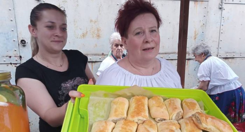 Pyszne paszteciki i ciasto drożdżowe babci Mani