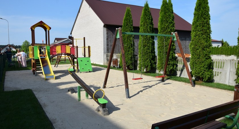 Nowe place zabaw w gm. Mirzec