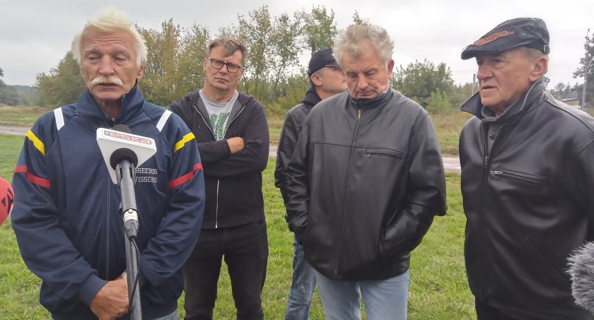 Działkowcy z Kieleckiej przygotowali już taczki...