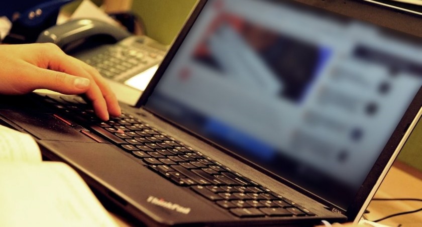 Oszuści doskonale wiedzieli co robią. Starachowiczanka w finansowej pułapce