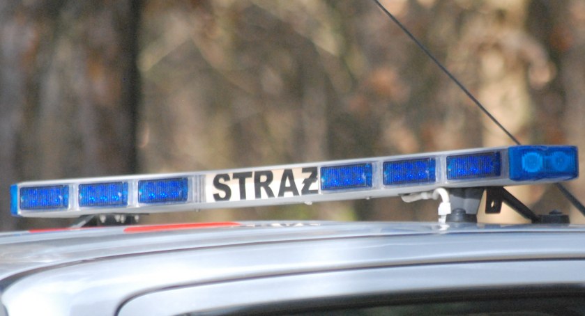 Izolowane zdarzenie medyczne w Starachowicach. Co działo się w mieszkaniu na ul. Mickiewicza?