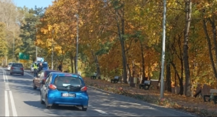 Wypadek w Starachowicach. Kierowca skutera nie zauważył auta?