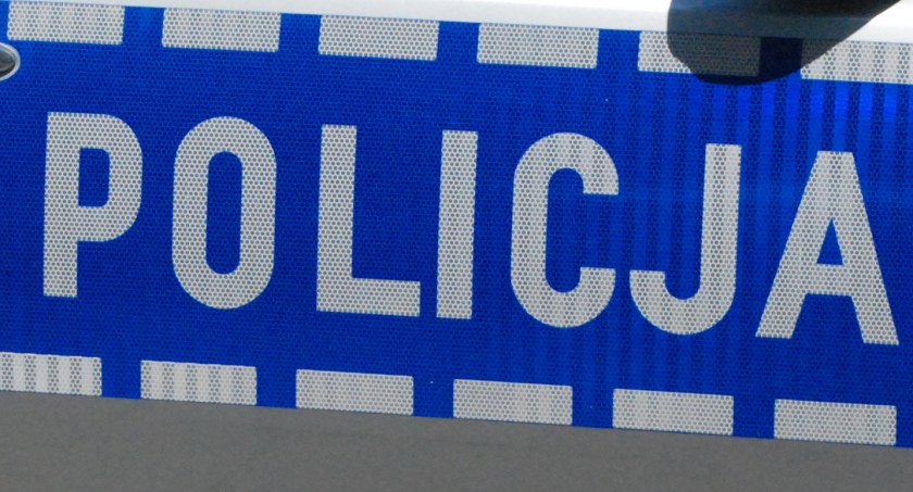 Policyjna interwencja w bloku w Starachowicach. Co stało się z kobietą?