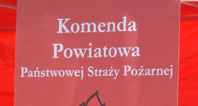 Pożar w Starachowicach. Ogień w samochodowym warsztacie