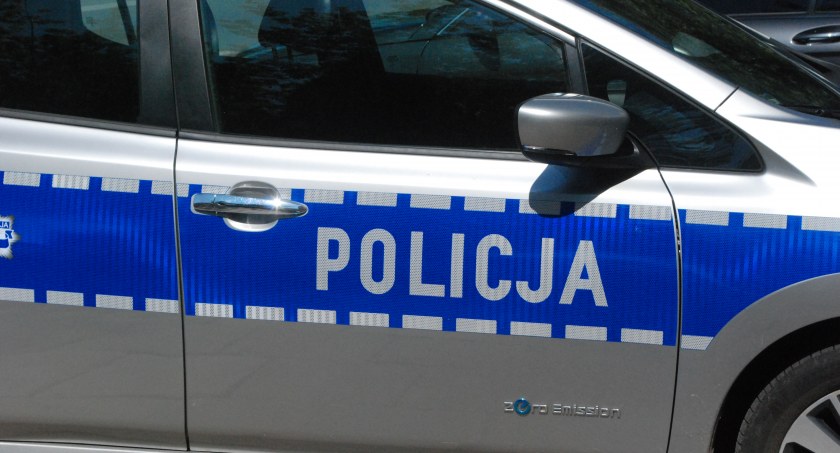 Kierowca jednośladu doprowadził do niebezpiecznego zdarzenia. Teraz szukają go policjanci z KPP Starachowice