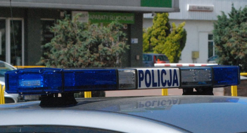 Interwencja policjantów na ul. Granicznej w Starachowicach. Zabrany do szpitala