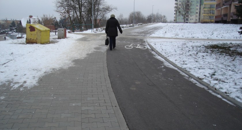 Zimowe utrzymanie dróg w gminach powiatu starachowickiego