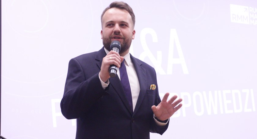 Ruch Marka Materka szykuje się do wyborów parlamentarnych. Co sądzi o aborcji i stosunku państwa do kościoła?