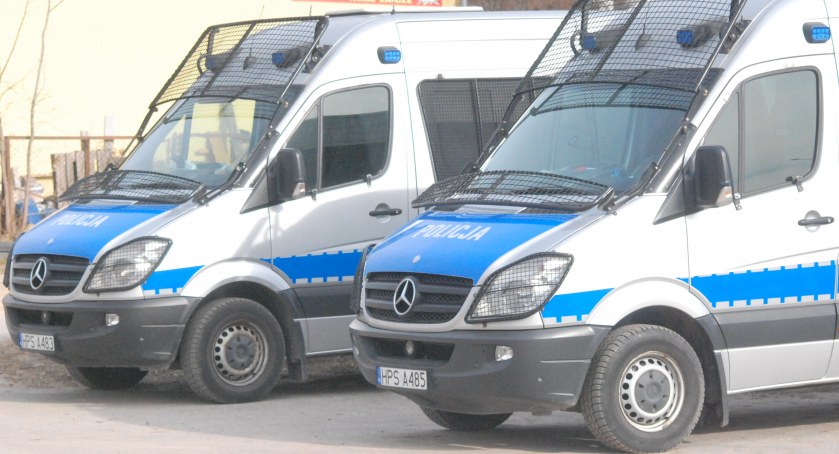 Zwłoki w Starachowicach. Funkcjonariusze KPP na miejscu