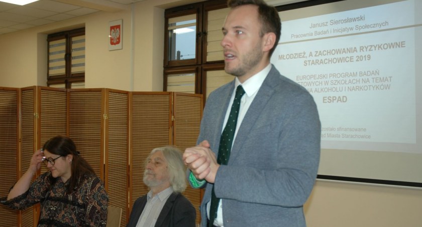 Jakie zagrożenia czyhają na starachowicką młodzież?