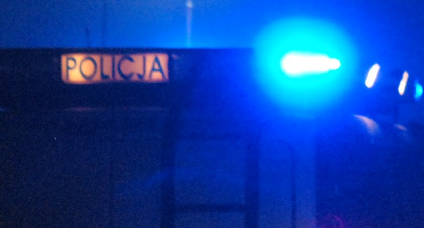 PILNE: zderzenie dwóch pojazdów w Wąchocku. Fatalne warunki na drogach