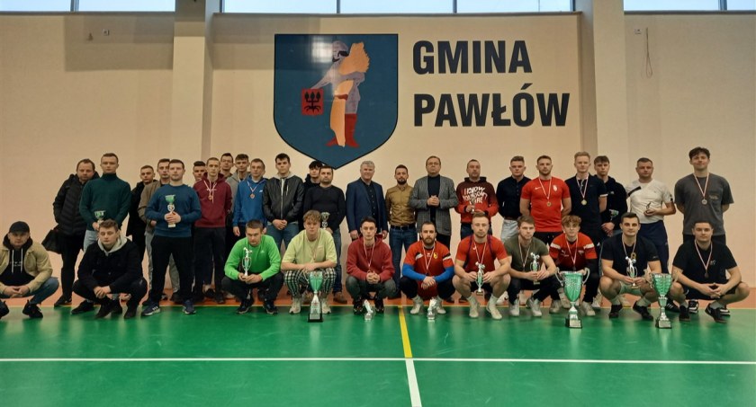 Pod patronatem TYGODNIK-a i portalu starachowicki.eu. Emocje do ostatniej serii ligowych gier