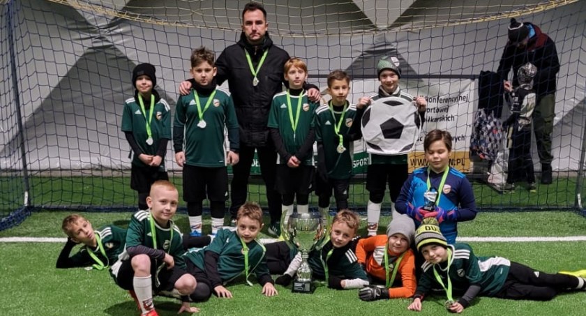 AP Star Starachowice z pucharem. Team Adriana Wołczyńskiego rywali zostawił za plecami