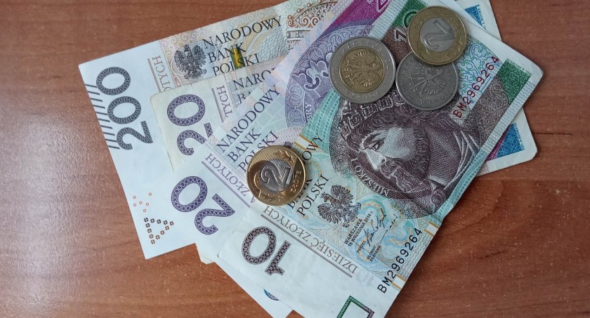 Jakie płace dla nauczycieli z gm. Pawłów?