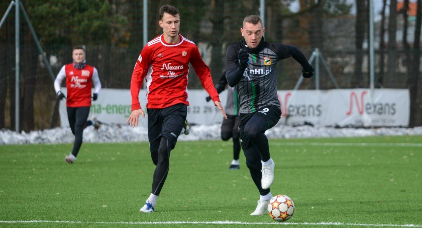 Zimny prysznic Staru Starachowice. Michał Smolarczyk trafił dwukrotnie