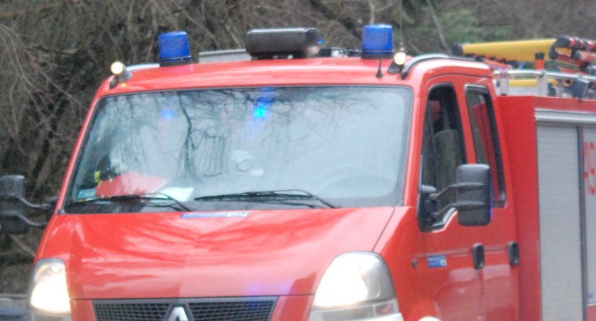Zadymienie w mieszkaniu przy ul. Robotniczej w Starachowicach. Alarm postawił ich na nogi