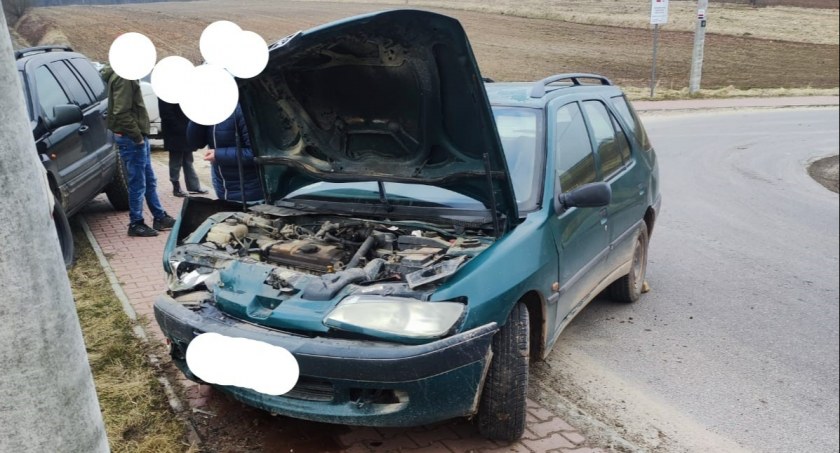 Wypadek w Radkowicach. Kierowca osobowego auta z pewnością będzie tego żałować