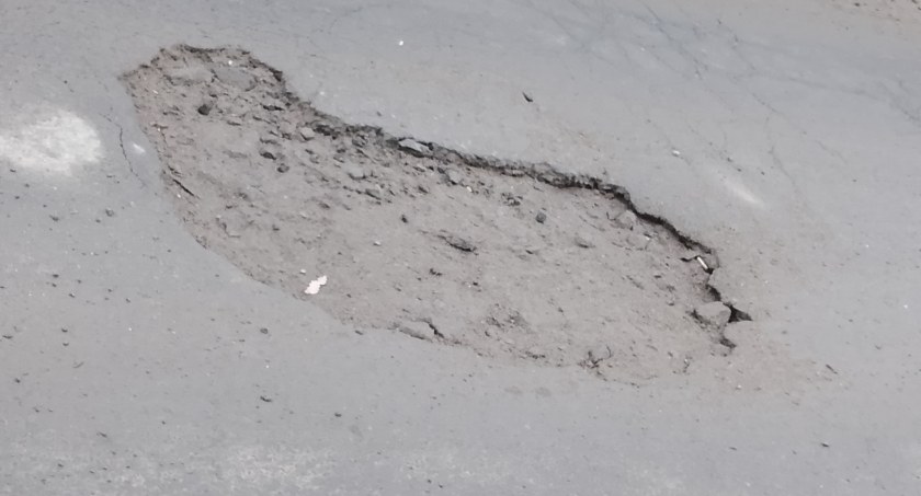 Dziurawe drogi na terenie SSE Starachowice