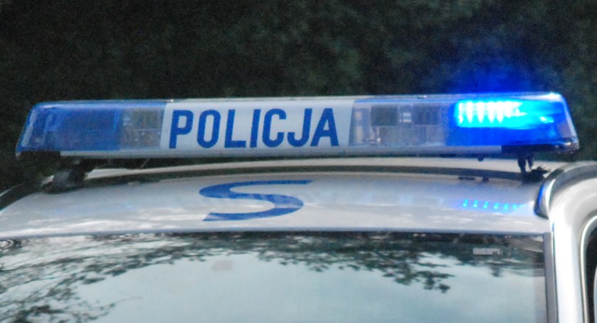 Interwencja policjantów i ratowników medycznych w Starachowicach. Poszkodowany zabrany do szpitala