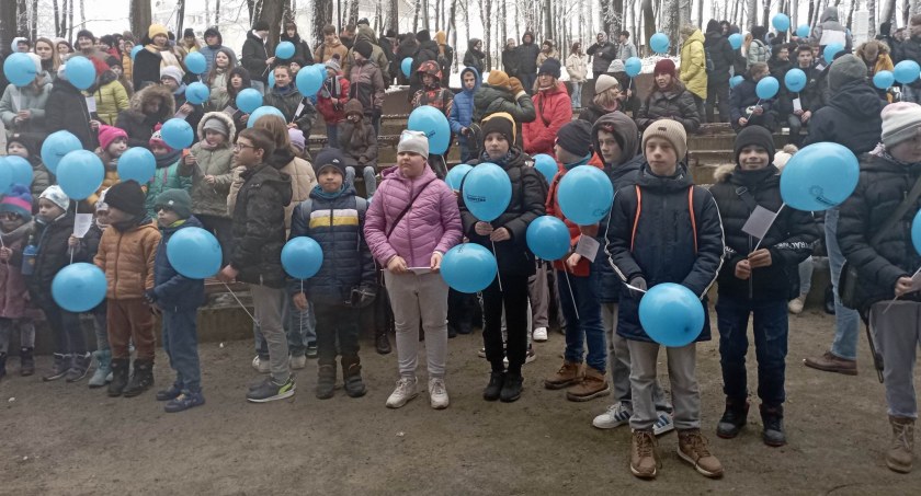 Marsz Niebieskiej Wstążeczki w Starachowicach
