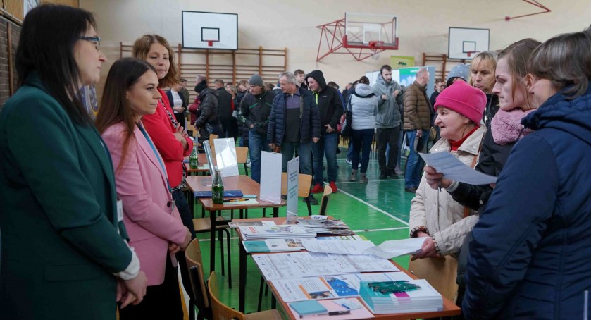 Setki osób poszukujących pracy w Starachowicach