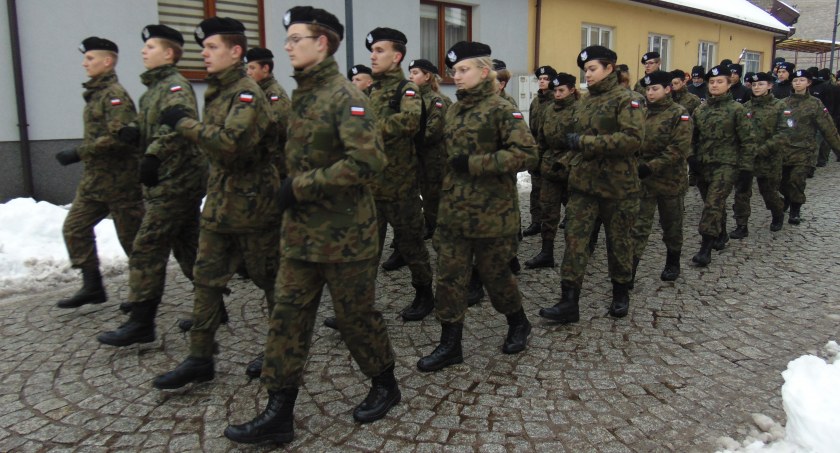 Czy profity skuszą młodych do wstąpienia do armii?