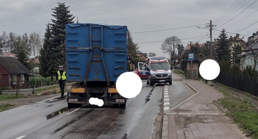 Śmiertelny wypadek w Ambrożowie. Policja ustala kim była ofiara zdarzenia