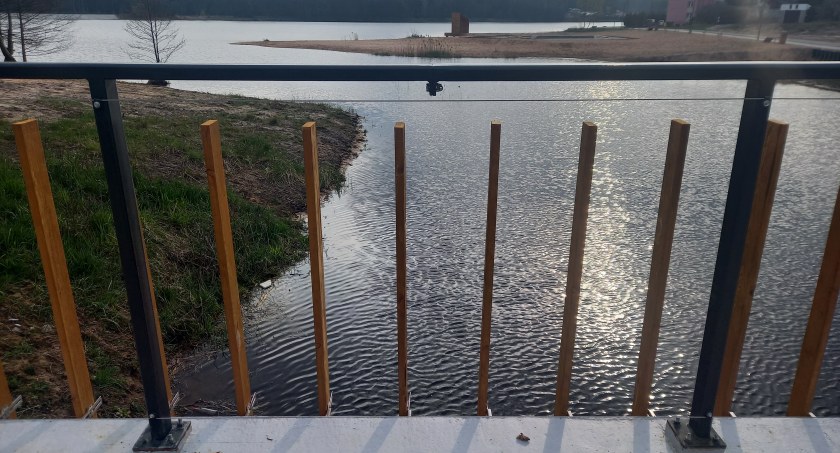 Powstające balustrady na mostkach nad Lubianką zaniepokoiły mieszkańców