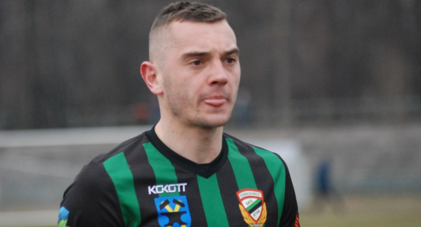 Siedem goli na stadionie w Kazimierzy Wielkiej. Hat trick Wojciecha Gębki 
