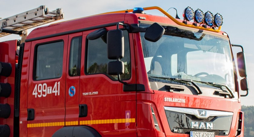Wypadkowa sobota na drogach powiatu starachowickiego. Policjanci i strażacy apelują o zachowanie ostrożności
