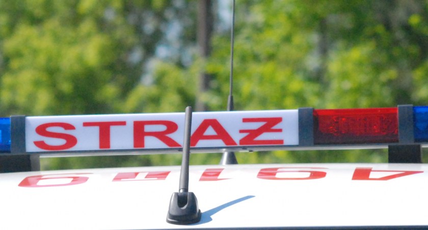 Mężczyzna w stanie zagrażającym życiu. Konieczna była pomoc strażaków