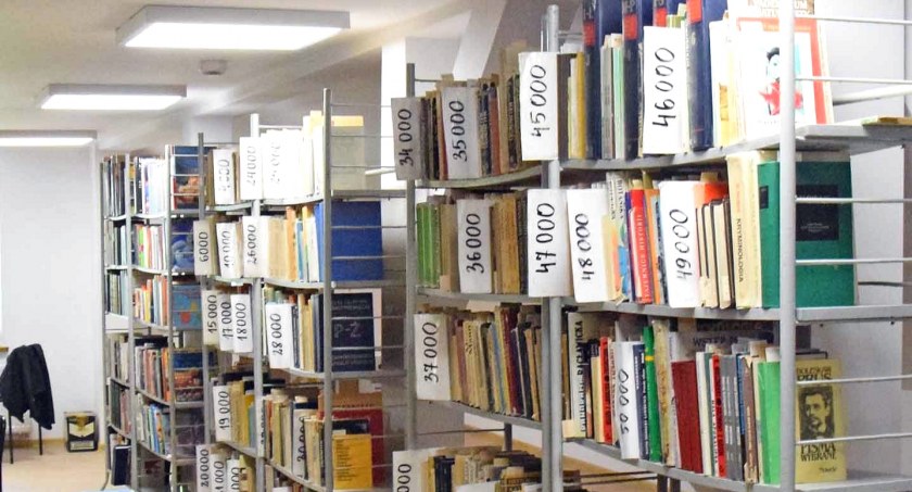  Szkolne biblioteki wzbogacą się o nowe książki