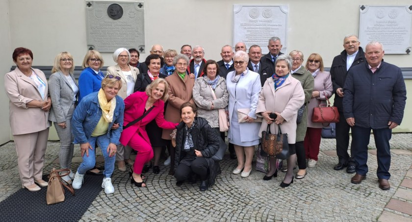 Niezwykłe spotkanie po ponad pół wieku. 50-lecie egzaminu maturalnego w bodzentyńskim Liceum Ogólnokształcącym
