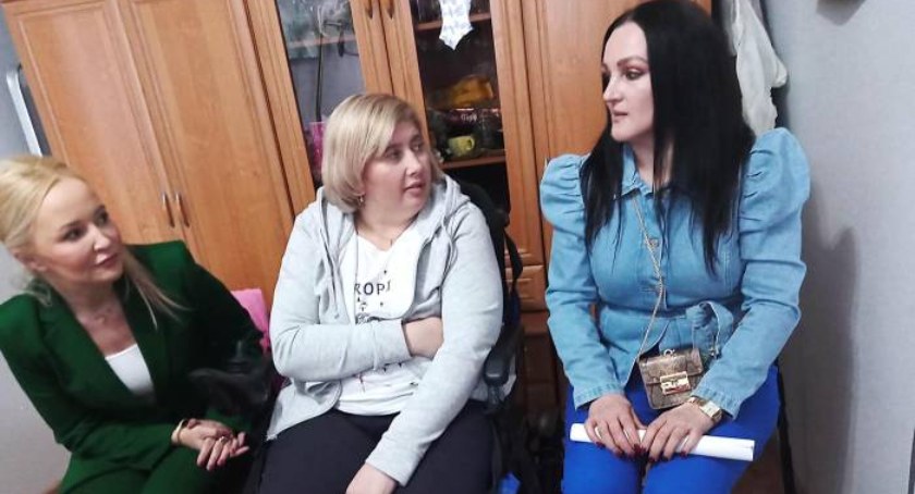 Zamknięta w czterech ścianach, zdana na dziecko