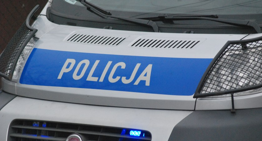 Zderzenie dwóch pojazdów na DK nr 42. Poszkodowana kobieta