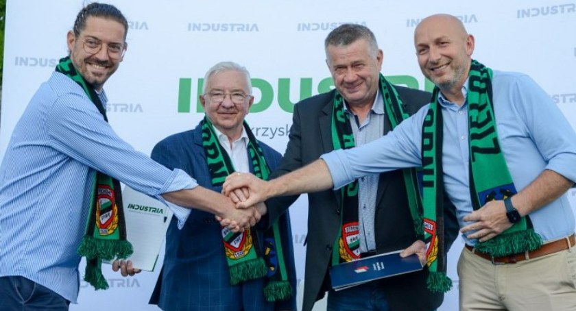 Star Starachowice z nowymi umowami sponsorskimi. SSE, ZGM Zębiec i kto jeszcze?