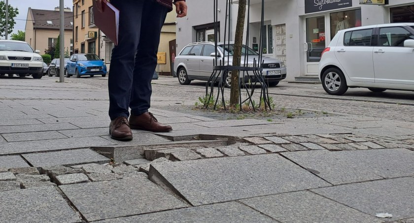 Na ul. Wysokiej w Starachowicach powstał wysoki próg. Radny Dariusz Nowak interpeluje